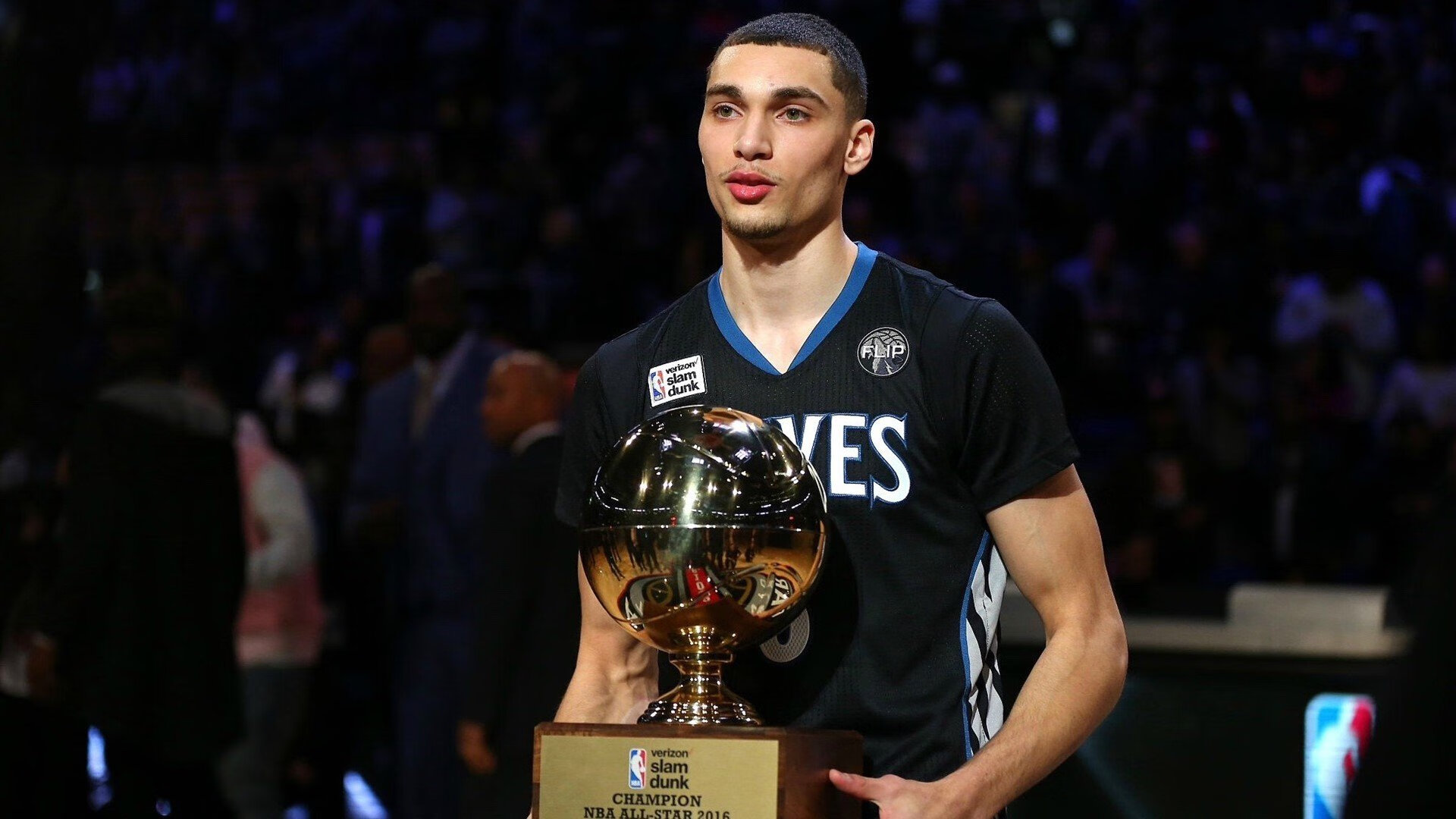 爱游戏APP-快船横扫灰熊显统治力，武切维奇破纪录之夜见证历史